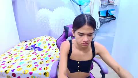 DEMI online show from October 21, 2025, 12:17 pm