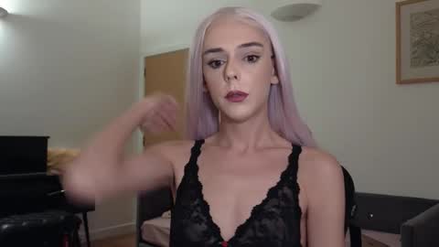 Demii online show from September 28, 2025, 9:31 pm