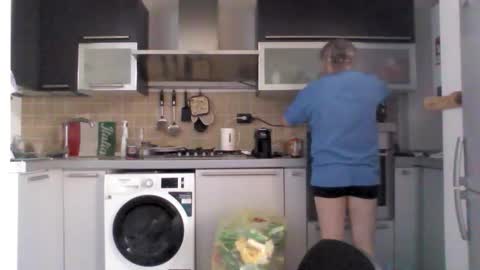 DEMON52 online show from April 2, 2026, 1:42 pm