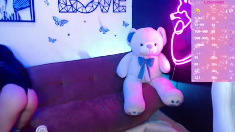 Demy  online show from February 8, 2025, 9:25 pm