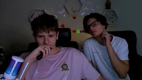 Snapshot of den_rich chatting on September 17, 2025, 7:48 pm Den online show from September 17, 2025, 7:48 pm