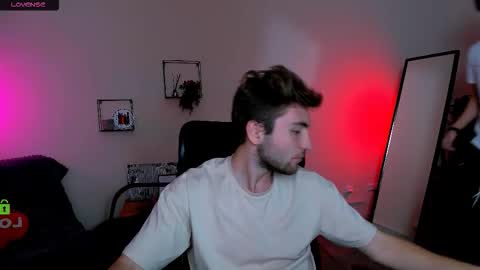 Snapshot of den_rich chatting on September 19, 2025, 7:36 pm Den online show from September 19, 2025, 7:36 pm