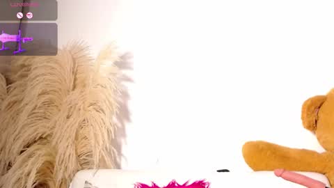 Snapshot of deniisswet chatting on October 15, 2025, 6:35 am online show from October 15, 2025, 6:35 am