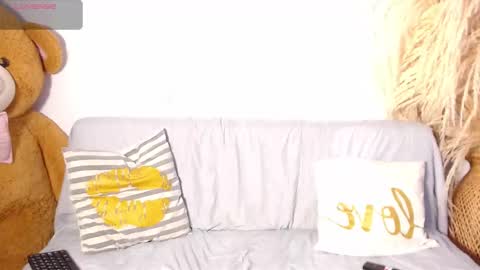 Snapshot of deniisswet chatting on October 28, 2025, 12:09 pm online show from October 28, 2025, 12:09 pm