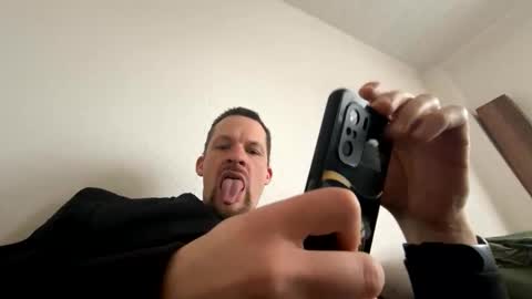 denis19872 online show from April 16, 2026, 8:48 am