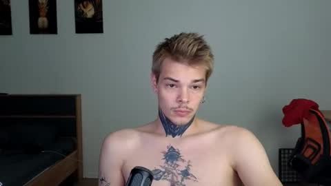 Snapshot of denis_here chatting on October 8, 2025, 4:48 pm Denis online show from October 8, 2025, 4:48 pm