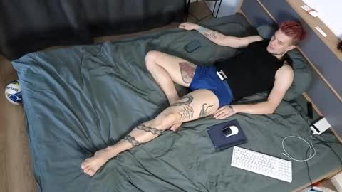 Snapshot of denis_here chatting on October 31, 2025, 4:24 am Denis online show from October 31, 2025, 4:24 am