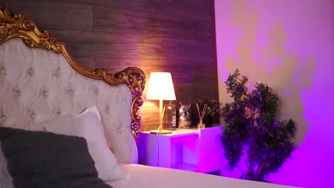 denisedevilles online show from January 4, 2025, 8:17 am