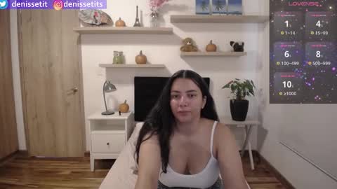    online show from October 22, 2025, 2:39 pm