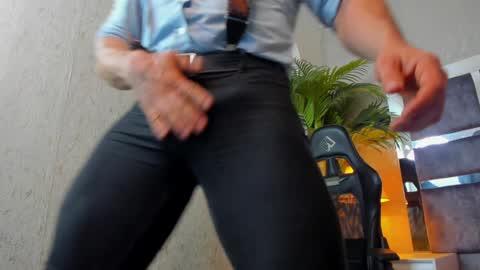 Snapshot of dennis_cox_ chatting on December 30, 2024, 2:30 pm dennis_cox_ online show from December 30, 2024, 2:30 pm
