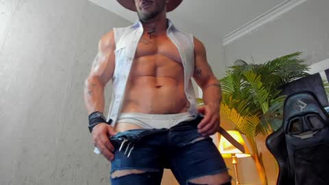 Snapshot of dennis_cox_ chatting on January 3, 2025, 4:48 pm dennis_cox_ online show from January 3, 2025, 4:48 pm