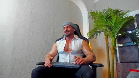 Snapshot of dennis_cox_ chatting on January 7, 2025, 3:33 pm dennis_cox_ online show from January 7, 2025, 3:33 pm