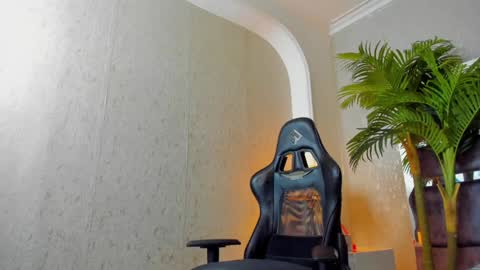 Snapshot of dennis_cox_ chatting on January 8, 2025, 3:28 pm dennis_cox_ online show from January 8, 2025, 3:28 pm