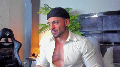 Snapshot of dennis_cox_ chatting on January 29, 2025, 10:37 am dennis_cox_ online show from January 29, 2025, 10:37 am