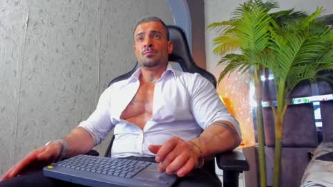 Snapshot of dennis_cox_ chatting on January 30, 2025, 11:55 am dennis_cox_ online show from January 30, 2025, 11:55 am