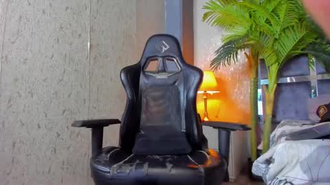 Snapshot of dennis_cox_ chatting on February 21, 2025, 4:59 pm dennis_cox_ online show from February 21, 2025, 4:59 pm