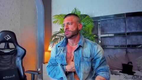 Snapshot of dennis_cox_ chatting on February 23, 2025, 12:37 pm dennis_cox_ online show from February 23, 2025, 12:37 pm