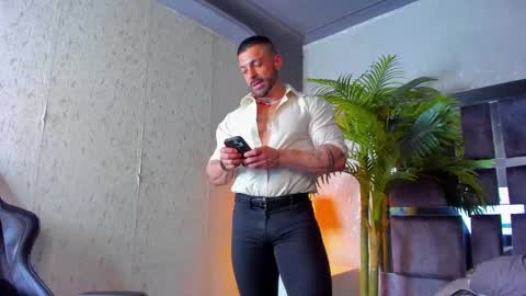 Snapshot of dennis_cox_ chatting on March 10, 2025, 10:04 am dennis_cox_ online show from March 10, 2025, 10:04 am
