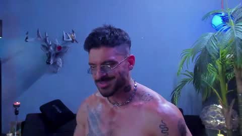 dennis_cox_ online show from June 11, 2026, 5:11 pm
