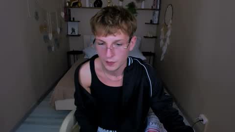 Dennis online show from November 23, 2025, 9:03 pm