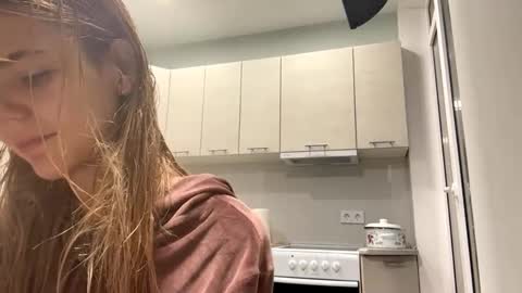 Snapshot of denniskibler chatting on October 4, 2025, 5:00 pm Denni online show from October 4, 2025, 5:00 pm