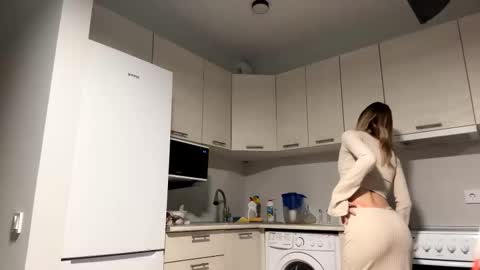 Snapshot of denniskibler chatting on October 11, 2025, 3:32 pm Denni online show from October 11, 2025, 3:32 pm