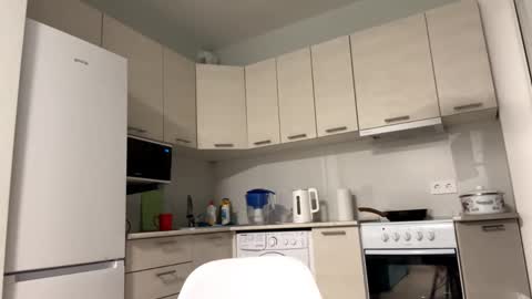 Snapshot of denniskibler chatting on October 17, 2025, 3:36 pm Denni online show from October 17, 2025, 3:36 pm