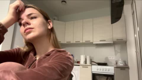 Snapshot of denniskibler chatting on November 4, 2025, 3:44 pm Denni online show from November 4, 2025, 3:44 pm