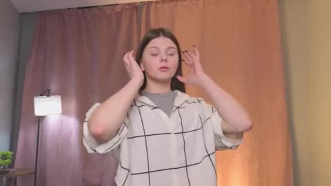Snapshot of dennyterrey chatting on October 1, 2025, 8:04 pm Dennis online show from October 1, 2025, 8:04 pm