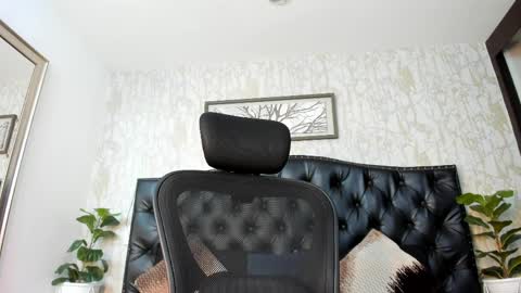 denzelrios online show from March 31, 2026, 4:02 am