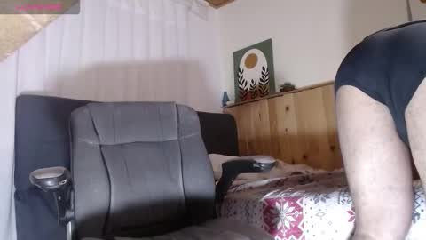 Snapshot of dereck_mills3 chatting on February 8, 2026, 2:37 am Dereck Mills3 online show from February 8, 2026, 2:37 am