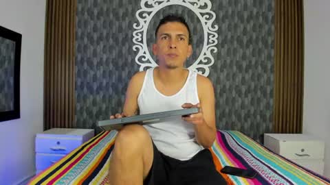 Snapshot of dereck_smithh chatting on June 20, 2026, 3:20 am Dereck online show from June 20, 2026, 3:20 am