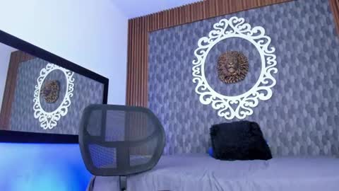 Snapshot of dereck_smithh chatting on June 21, 2026, 2:47 am Dereck online show from June 21, 2026, 2:47 am