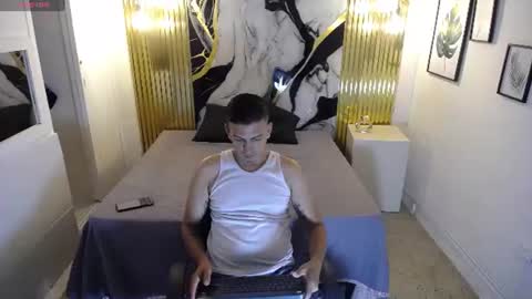 Snapshot of dereck_smithh chatting on July 4, 2026, 3:13 am Dereck online show from July 4, 2026, 3:13 am