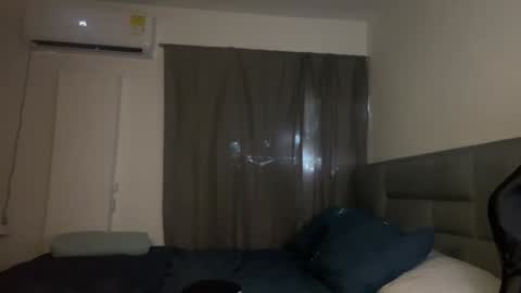 Dereck online show from December 21, 2024, 1:53 pm