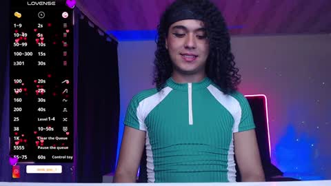 Snapshot of derek_greyy_ chatting on February 8, 2025, 1:22 am derek grey online show from February 8, 2025, 1:22 am