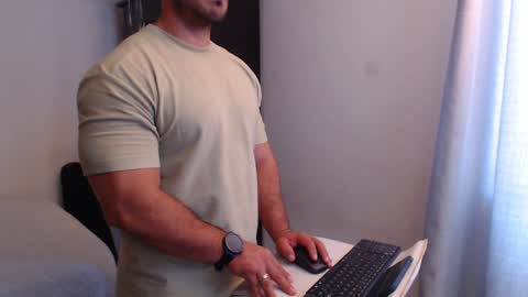 Snapshot of derek_group chatting on December 29, 2024, 9:20 pm Derek online show from December 29, 2024, 9:20 pm