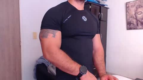 Snapshot of derek_group chatting on February 28, 2025, 8:39 pm Derek online show from February 28, 2025, 8:39 pm