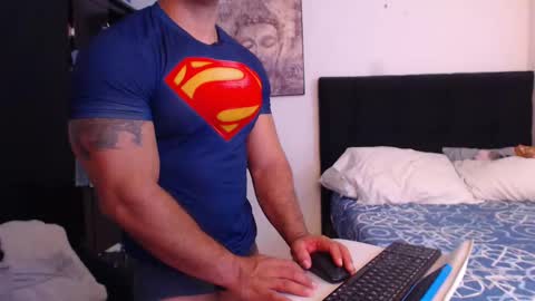 Snapshot of derek_group chatting on March 5, 2025, 11:16 pm Derek online show from March 5, 2025, 11:16 pm