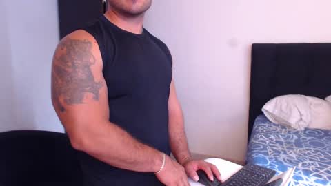 Snapshot of derek_group chatting on October 7, 2025, 4:04 pm Derek online show from October 7, 2025, 4:04 pm