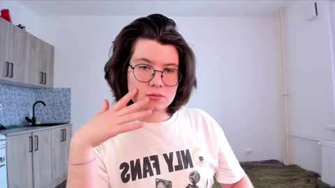 Snapshot of derek_shameless chatting on February 17, 2026, 12:45 pm Derek online show from February 17, 2026, 12:45 pm