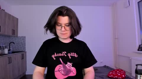 Snapshot of derek_shameless chatting on February 25, 2026, 4:33 am Derek online show from February 25, 2026, 4:33 am