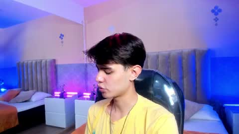 derek_sinn online show from April 14, 2026, 7:42 pm