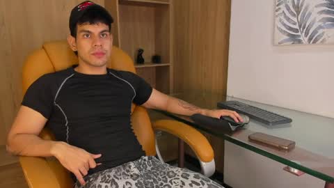 derek_voss online show from April 17, 2026, 11:46 am