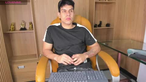 derek_voss online show from April 22, 2026, 12:50 pm