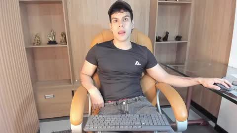 derek_voss online show from April 27, 2026, 12:58 pm