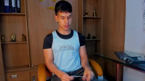 derek_voss online show from May 3, 2026, 1:55 am