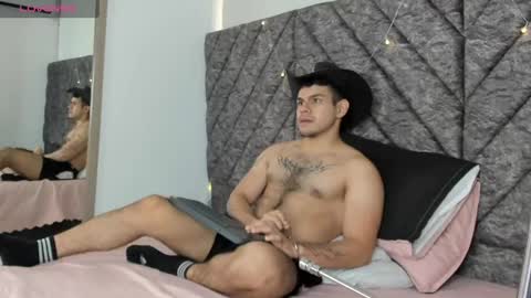 derek_voss online show from May 12, 2026, 1:52 pm