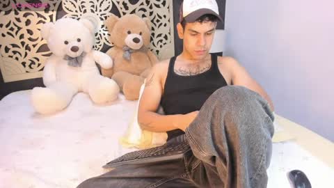 derek_voss online show from May 19, 2026, 12:33 pm