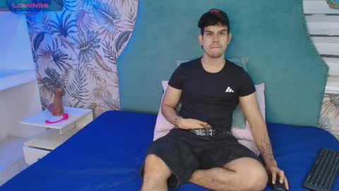 derek_voss online show from May 29, 2026, 8:51 pm